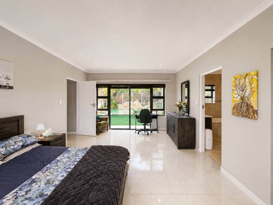 4 Bedroom Property for Sale in Flamingo Vlei Western Cape